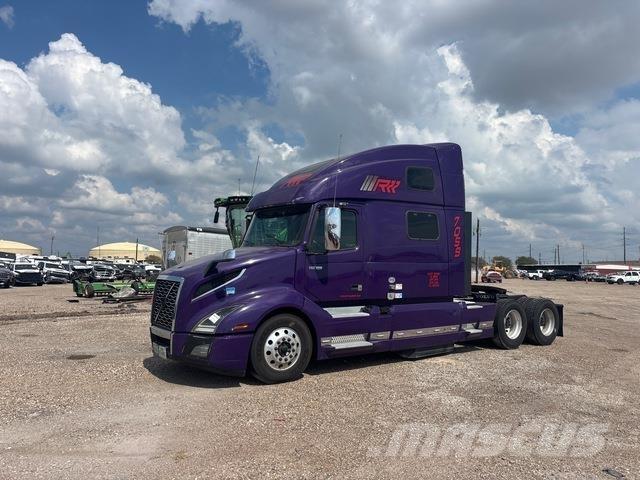 Volvo VNL860 وحدات الجر