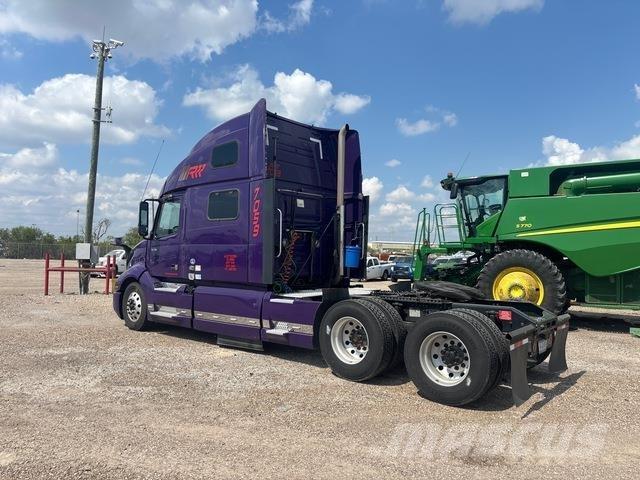 Volvo VNL860 وحدات الجر