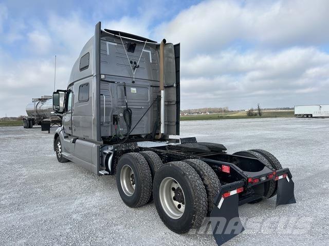 Volvo VNL860 وحدات الجر