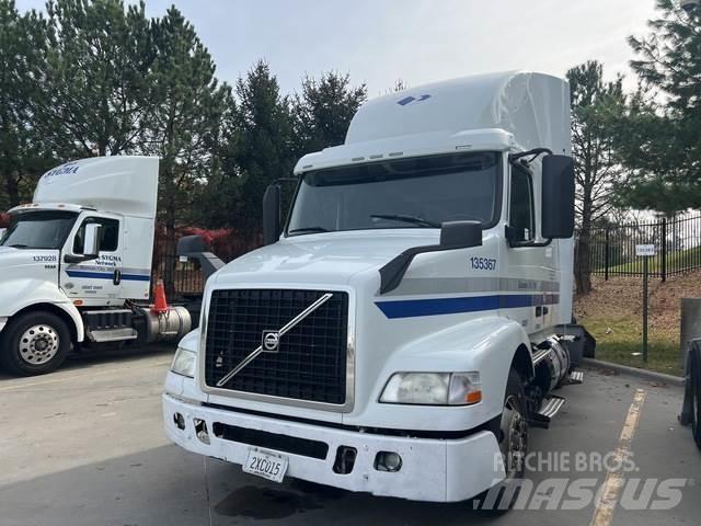 Volvo VNM وحدات الجر