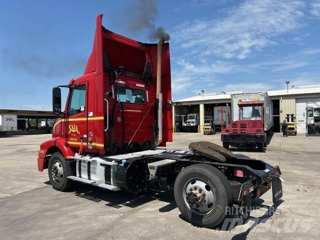 Volvo VNM وحدات الجر