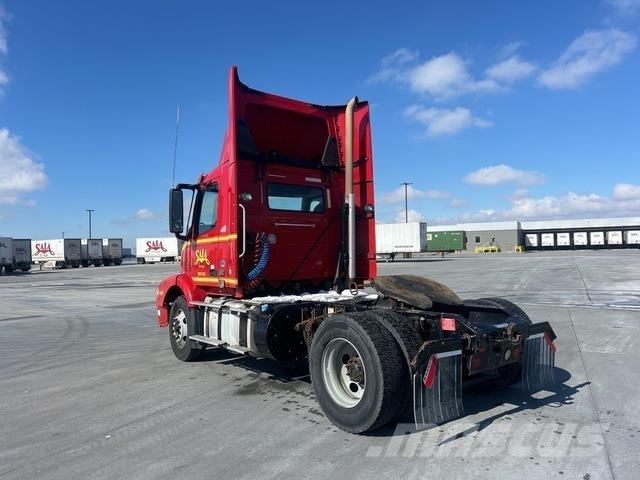 Volvo VNM وحدات الجر
