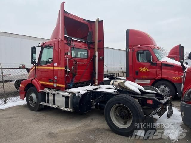 Volvo VNM وحدات الجر