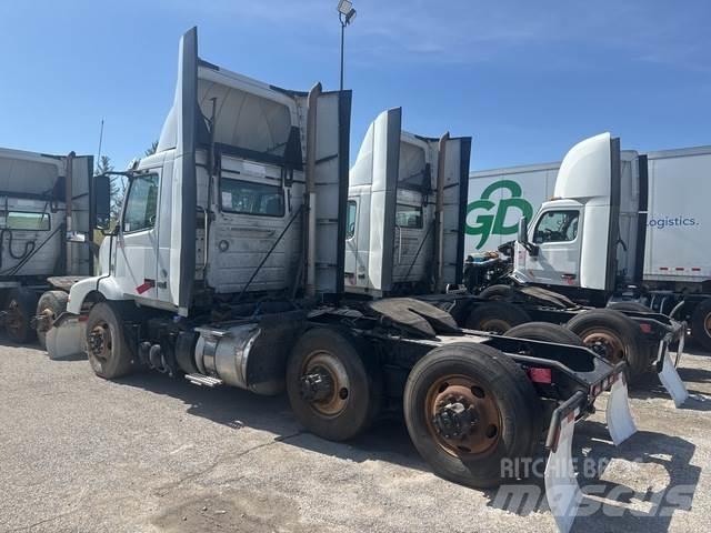 Volvo VNM وحدات الجر