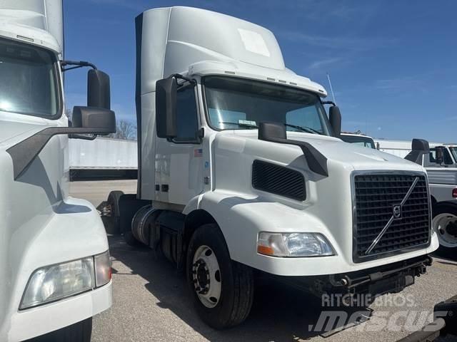 Volvo VNM وحدات الجر