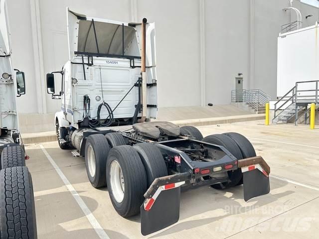 Volvo VNM وحدات الجر