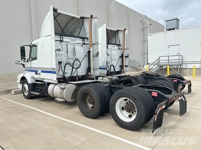 Volvo VNM وحدات الجر
