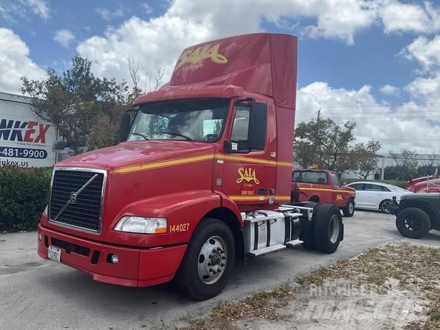 Volvo VNM وحدات الجر