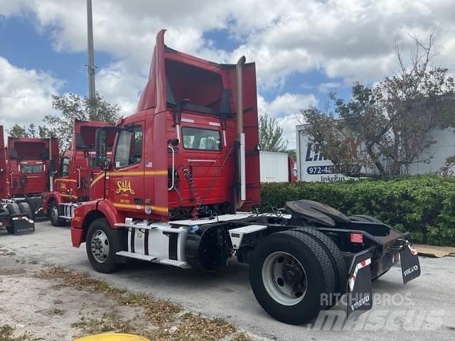 Volvo VNM وحدات الجر