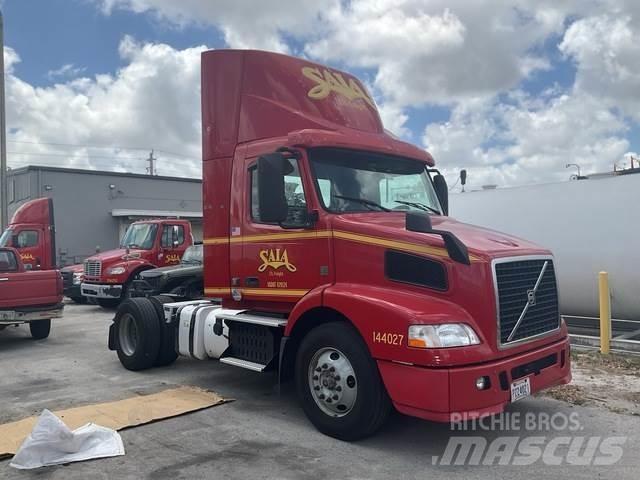 Volvo VNM وحدات الجر