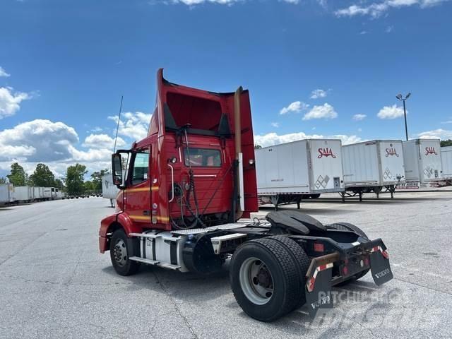Volvo VNM وحدات الجر
