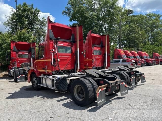 Volvo VNM وحدات الجر