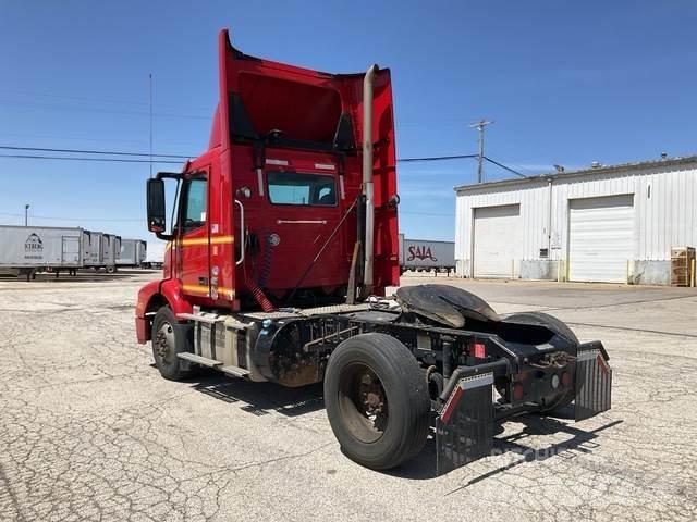Volvo VNM وحدات الجر
