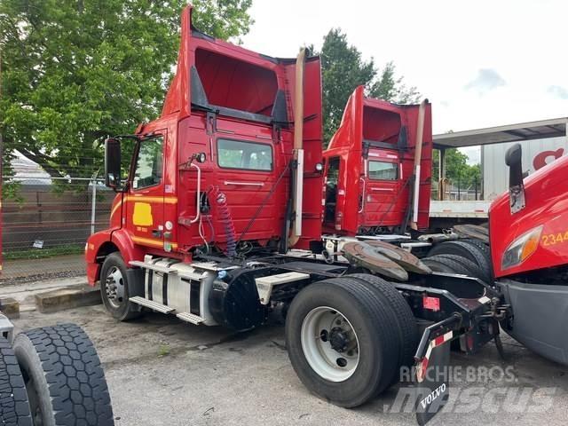 Volvo VNM وحدات الجر