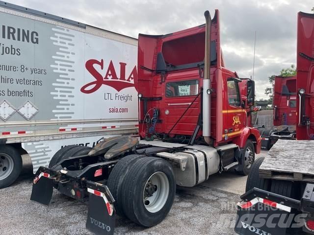 Volvo VNM وحدات الجر