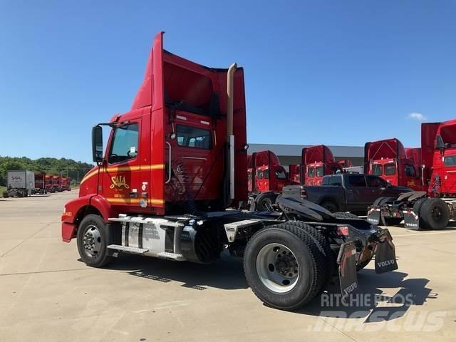 Volvo VNM وحدات الجر