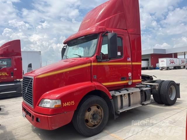 Volvo VNM وحدات الجر