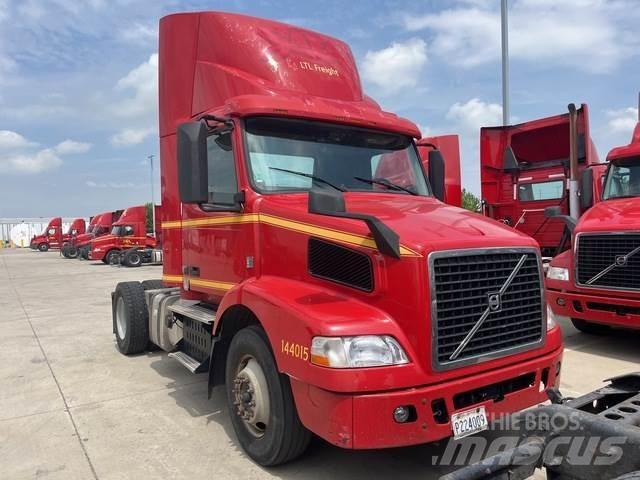 Volvo VNM وحدات الجر