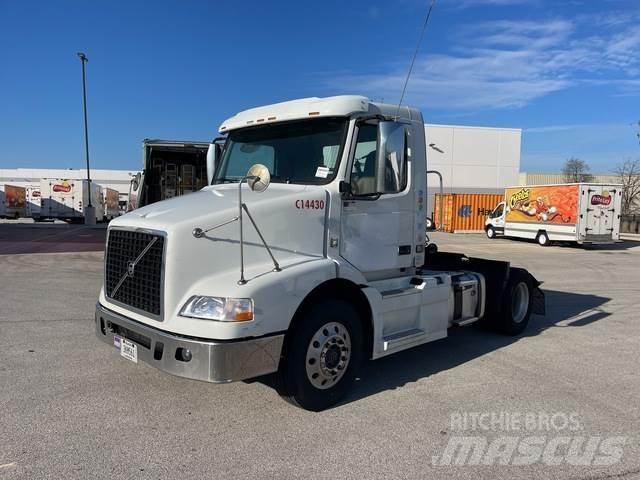 Volvo VNM وحدات الجر