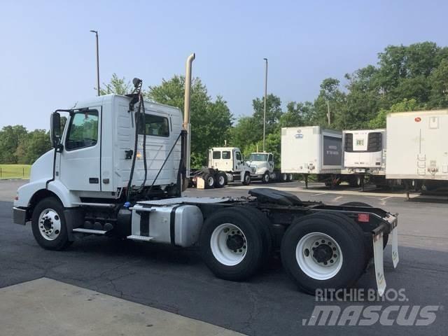 Volvo VNM وحدات الجر