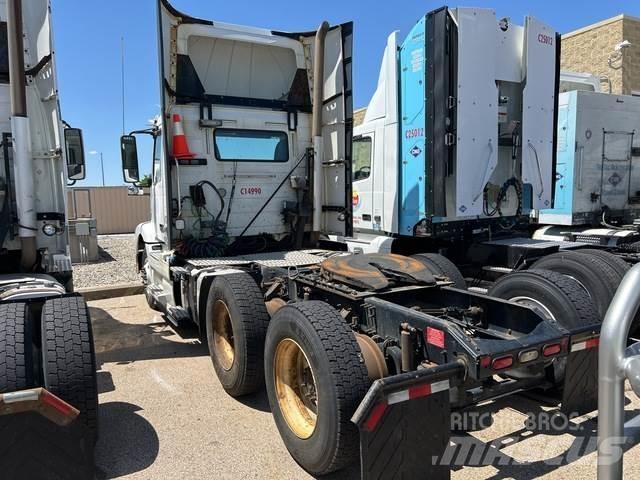 Volvo VNM وحدات الجر