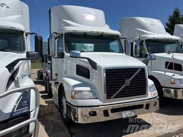 Volvo VNM وحدات الجر