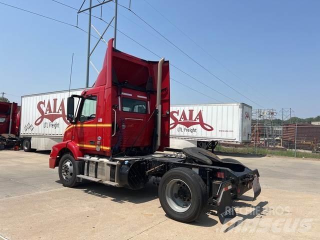 Volvo VNM وحدات الجر