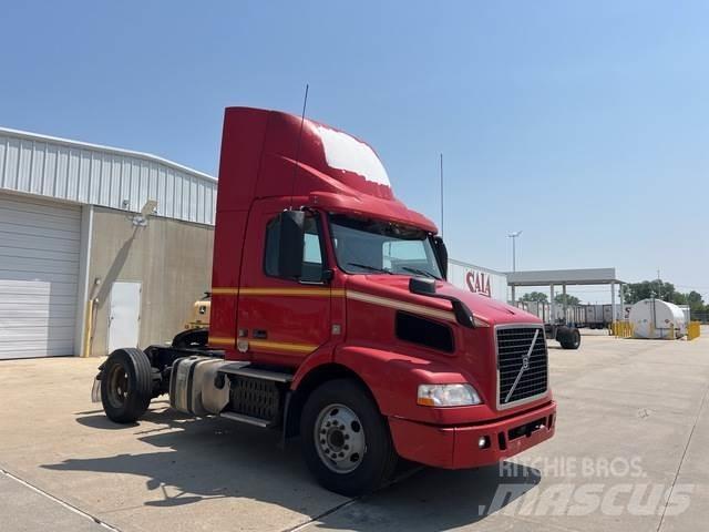 Volvo VNM وحدات الجر