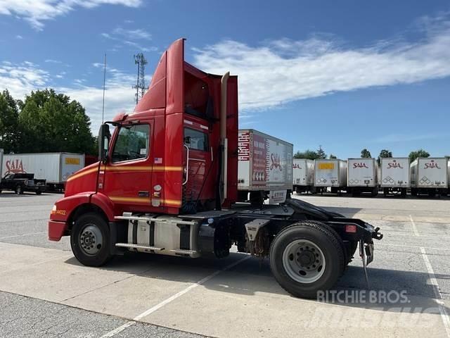 Volvo VNM وحدات الجر