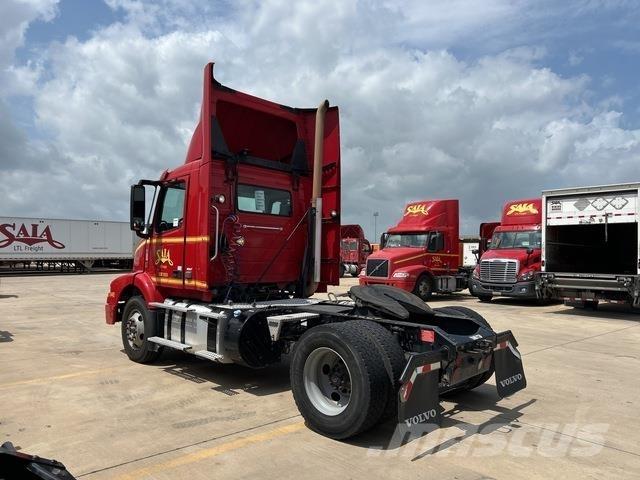 Volvo VNM وحدات الجر