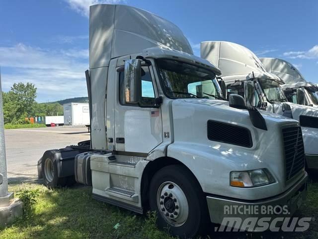 Volvo VNM وحدات الجر