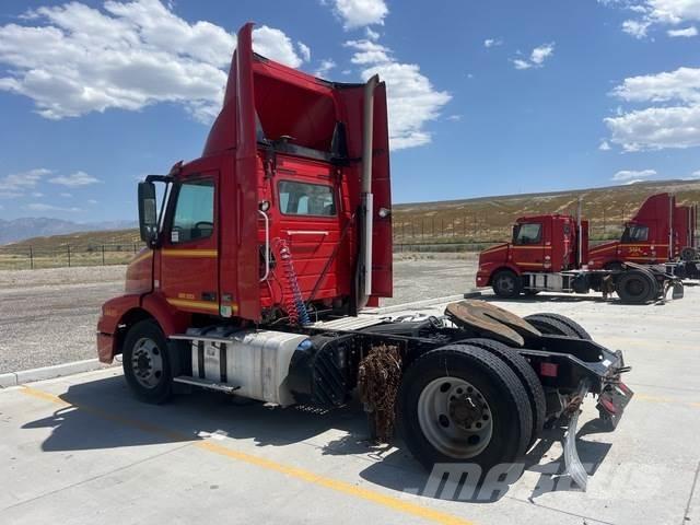 Volvo VNM وحدات الجر