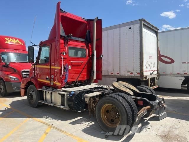 Volvo VNM وحدات الجر