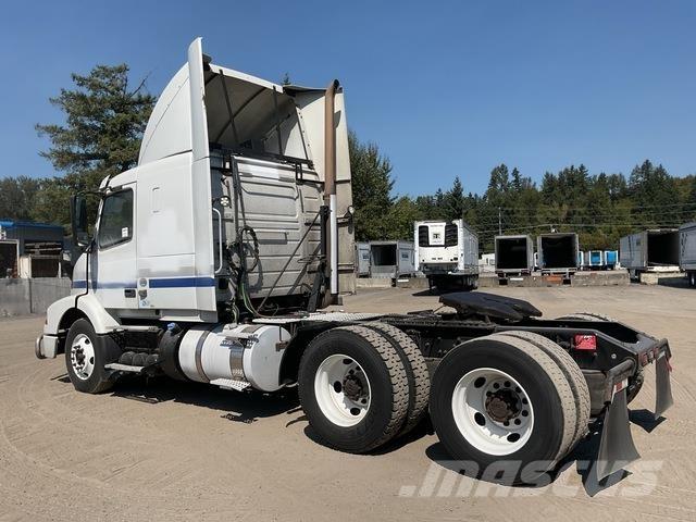 Volvo VNM وحدات الجر