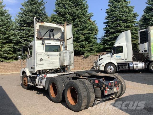 Volvo VNM وحدات الجر