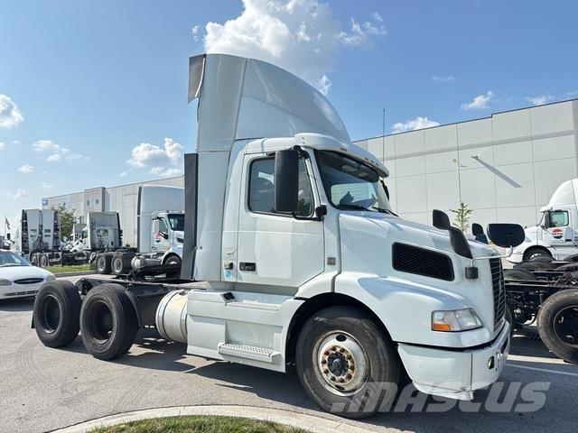 Volvo VNM وحدات الجر