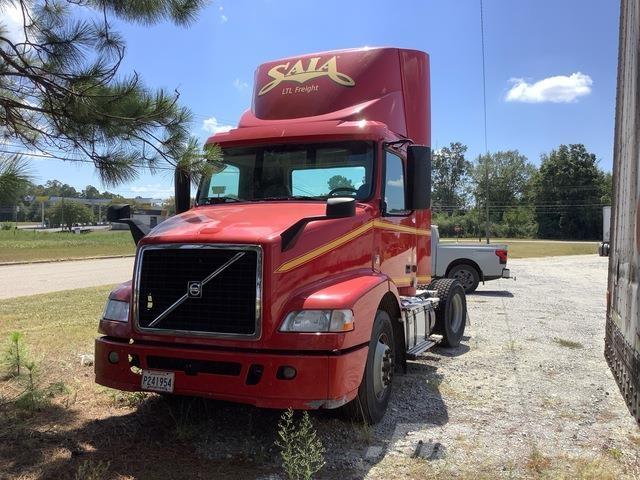 Volvo VNM وحدات الجر