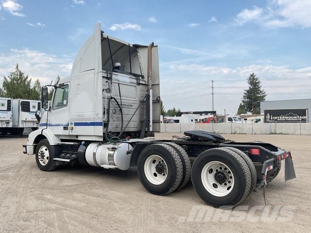 Volvo VNM وحدات الجر