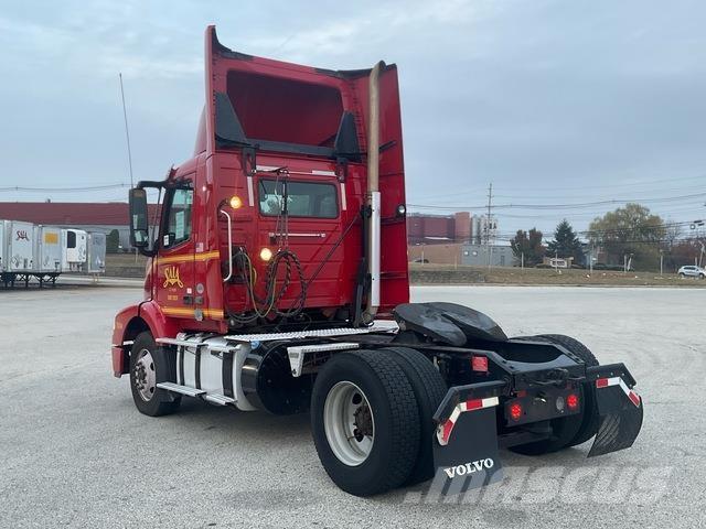 Volvo VNM وحدات الجر