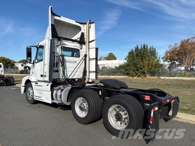 Volvo VNM وحدات الجر