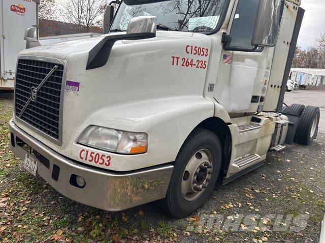 Volvo VNM وحدات الجر