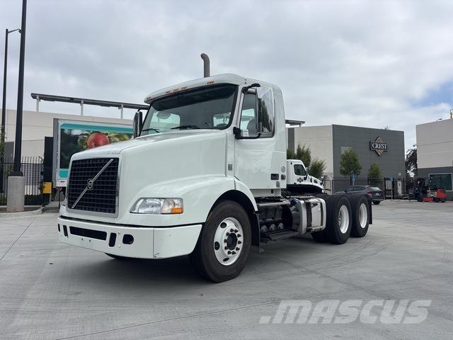 Volvo VNM 200 وحدات الجر