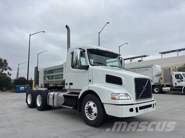 Volvo VNM 200 وحدات الجر