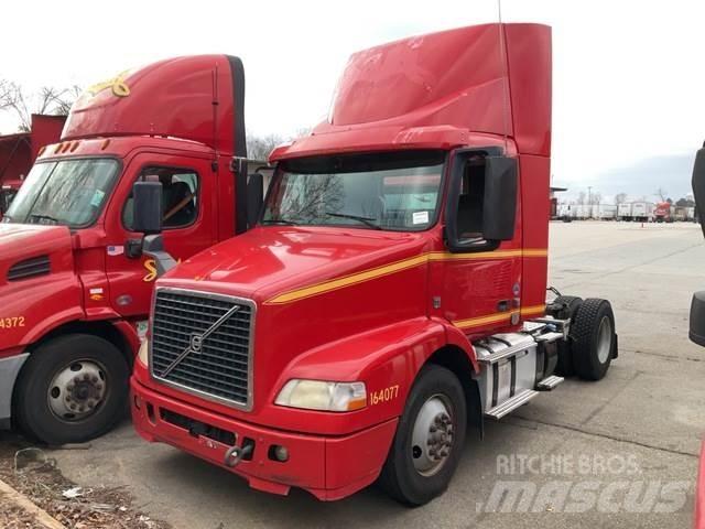 Volvo VNM42T وحدات الجر