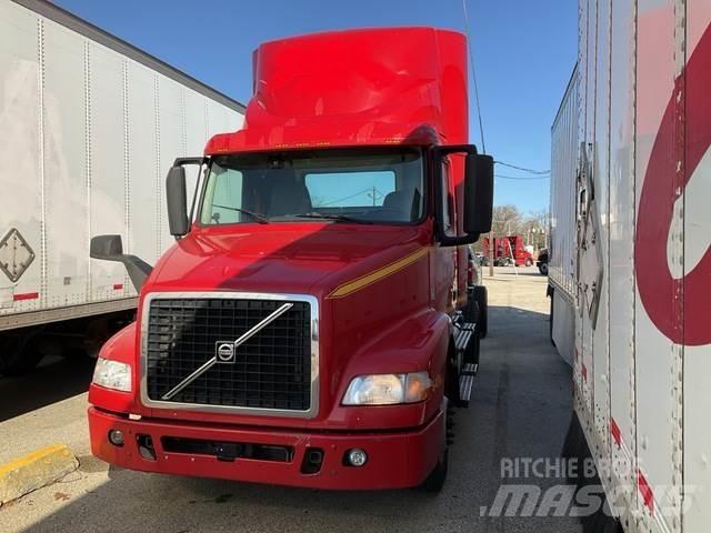Volvo VNM42T وحدات الجر