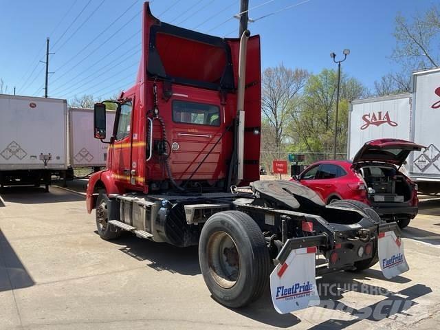 Volvo VNM42T وحدات الجر