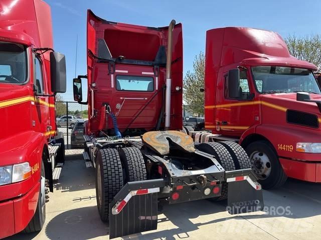Volvo VNM42T وحدات الجر