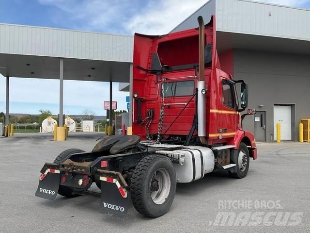 Volvo VNM42T وحدات الجر