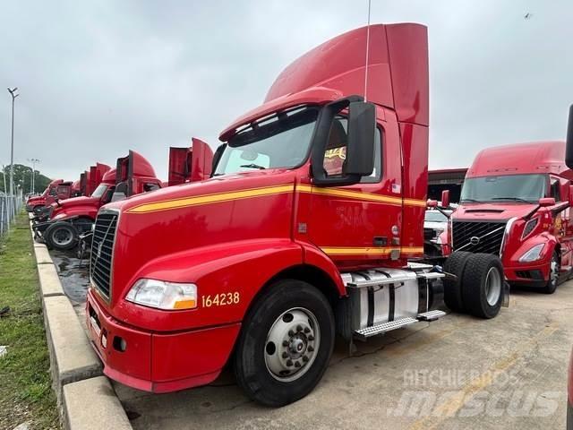 Volvo VNM42T وحدات الجر