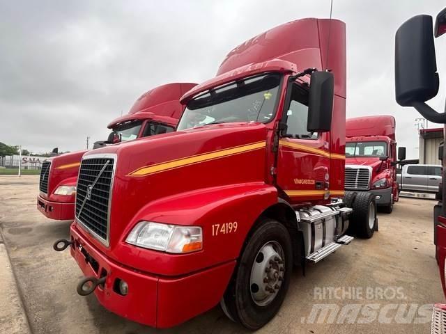 Volvo VNM42T وحدات الجر